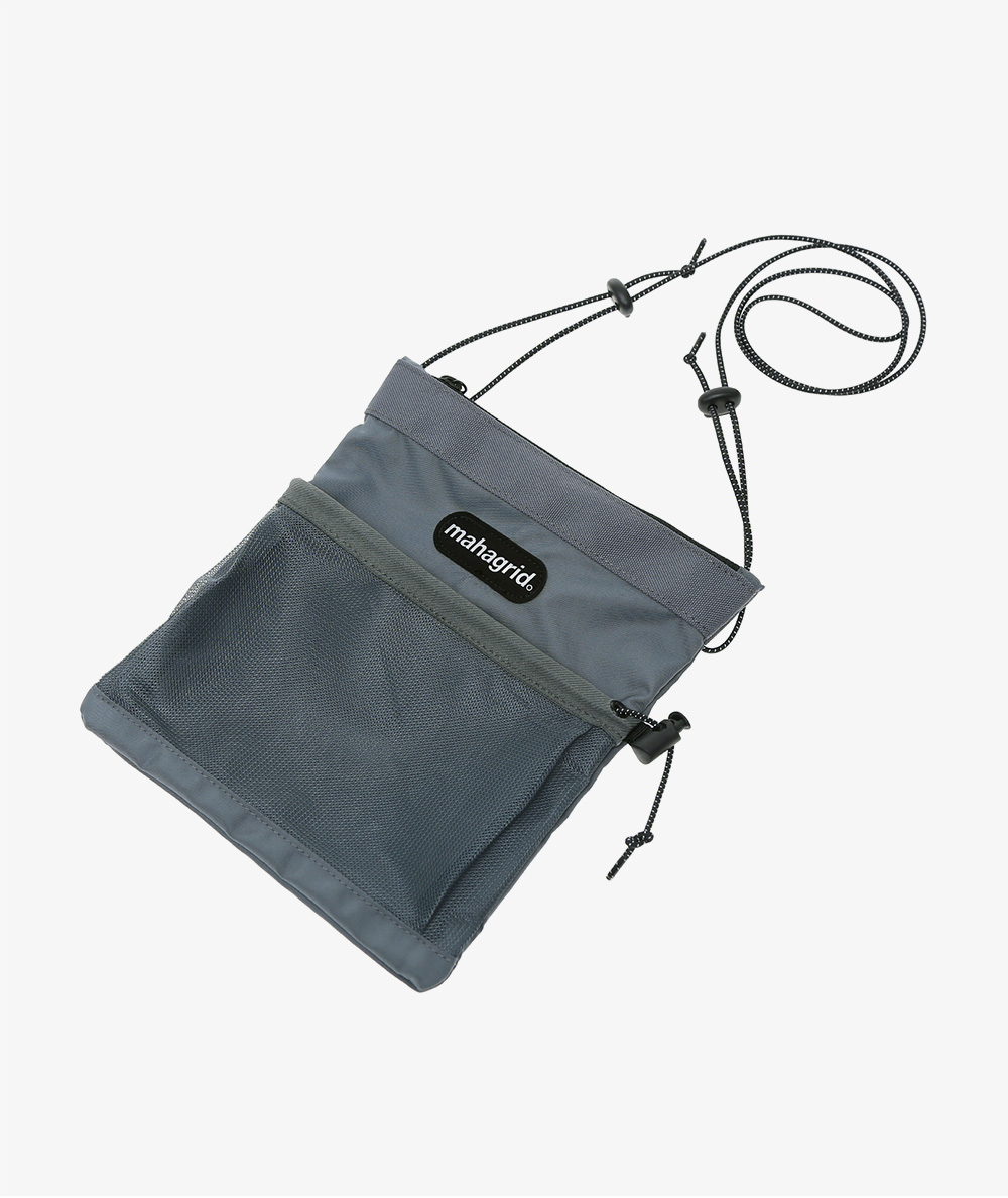 마하그리드(MAHAGRID) REFLECTIVE LOGO SACOCHE BAG GREY(MG1IFMAB40A)